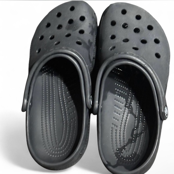 M/7 W/9 black crocs in good condition - Picture 4 of 4